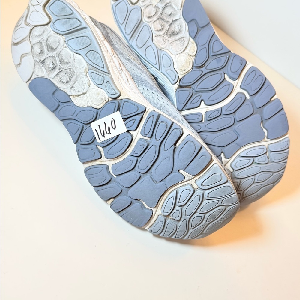 New Balance Women's Light Blue Athletic Shoes Sz 9.5 - Picture 7 of 7